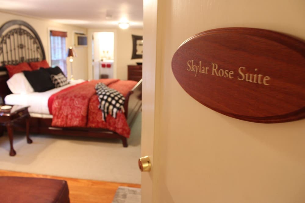Inn at Clearwater Pond - photo 11