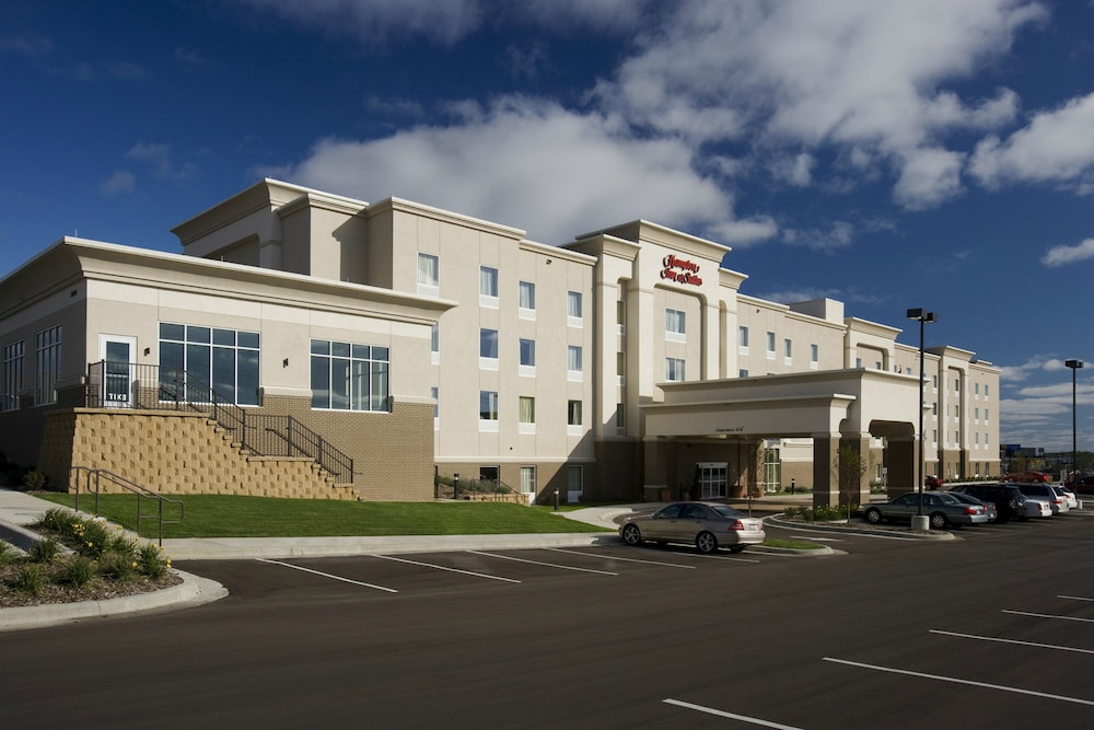 Hampton Inn & Suites Rochester North - photo 40