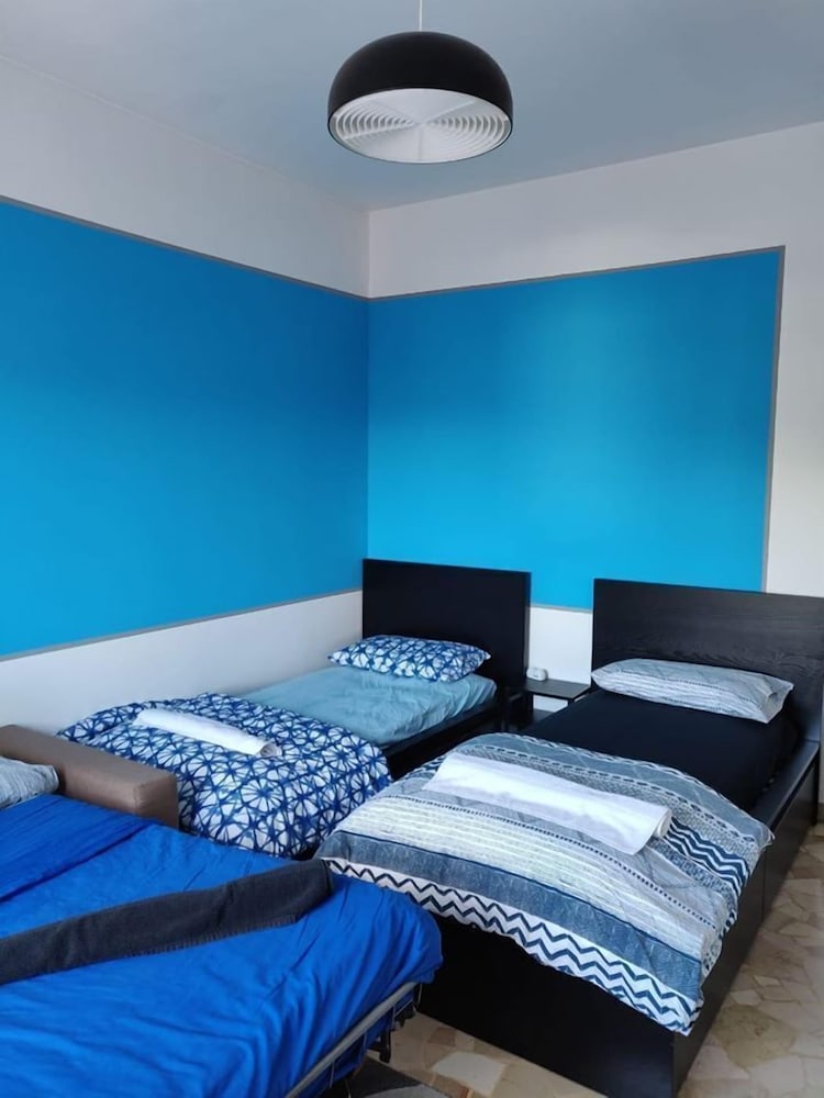 HelloGuestHouse - carbon neutral hotel in Olgiate Comasco