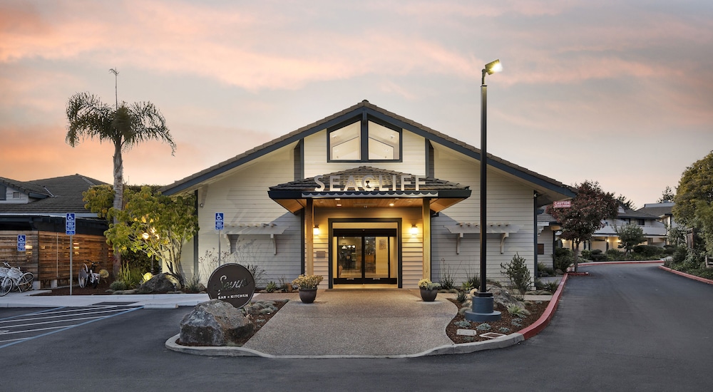 Seacliff Inn Aptos Tapestry Collection by Hilton - featured photo