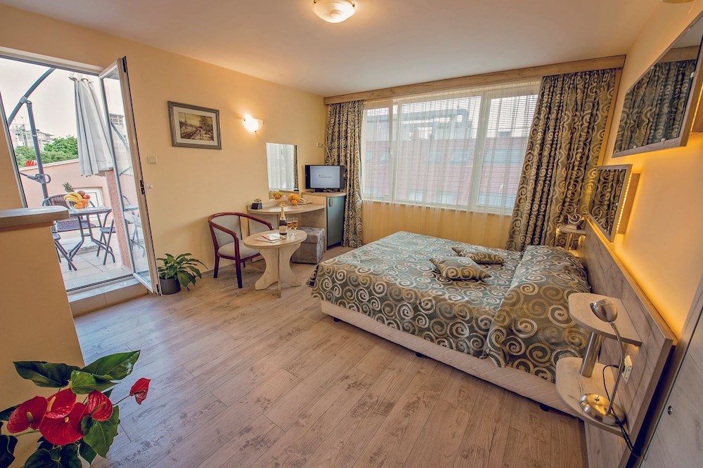 Victoria Hotel — hotel near Varna Airport