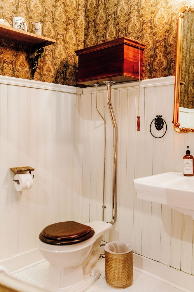White House Hotel - photo 23
