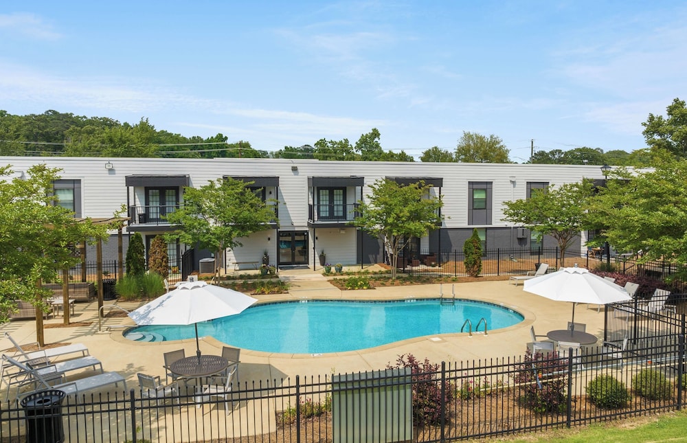 Windsor Highlands Apartments by Landing — 4-Star Luxury Hotel in Birmingham, United States