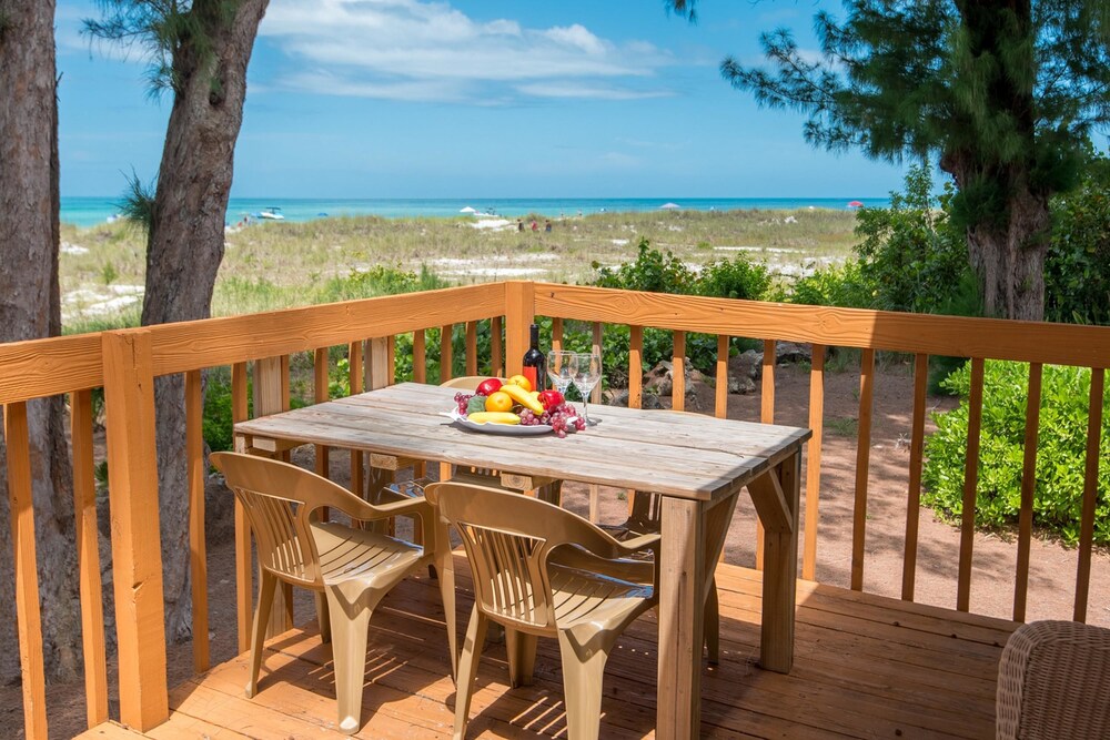 High Tide — 4-Star Luxury Hotel in Anna Maria, United States