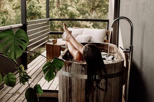 Hundred Acre Hideaway - carbon neutral hotel in Unknown City