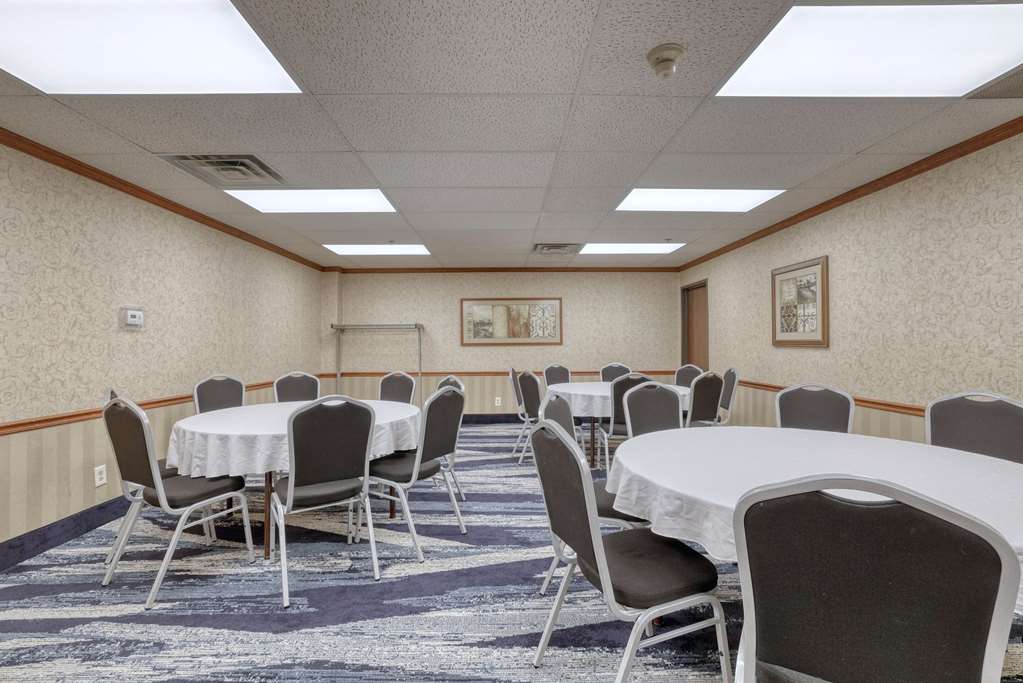 Comfort Suites Appleton Airport - photo 71