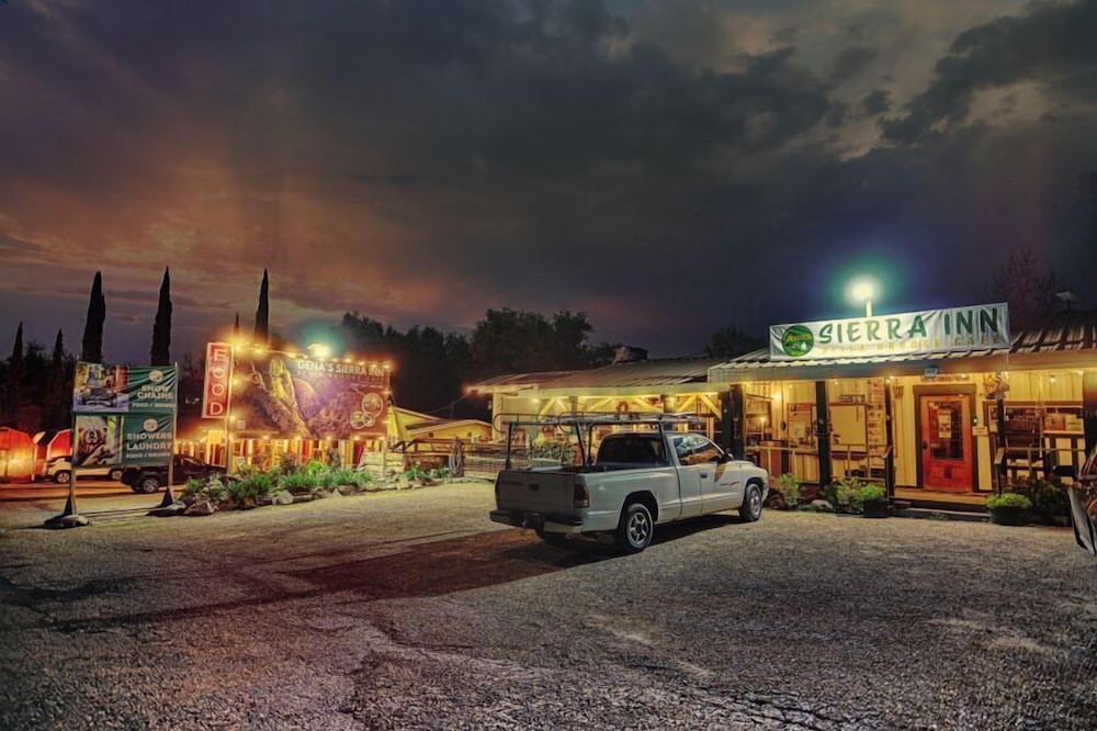 Gena's Sierra Inn & Restaurant - photo 109