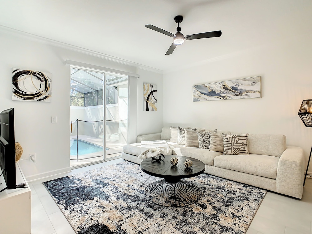 Sophisticated Living at Storey Lake - photo 11