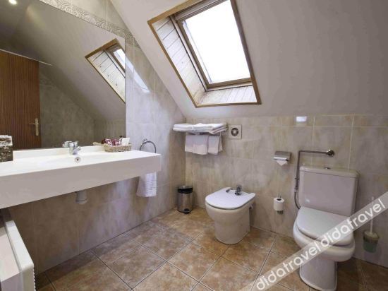 Hotel Portaine 2000 — Sort — photo 4
