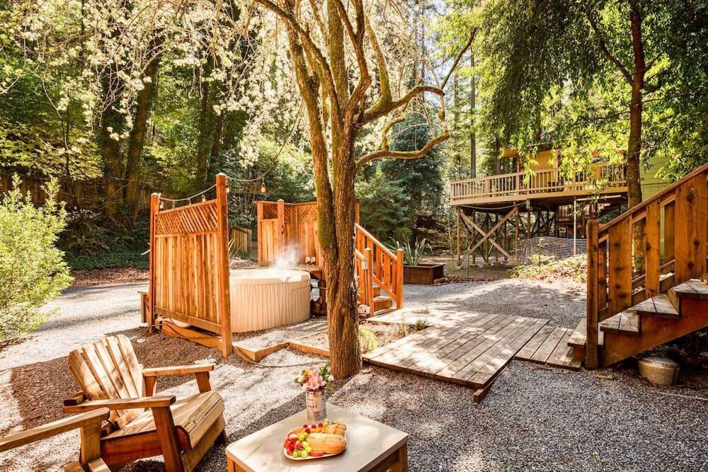 Redwood Retreat Redwoods Walk to River Hot Tub BBQ Central Air - photo 9
