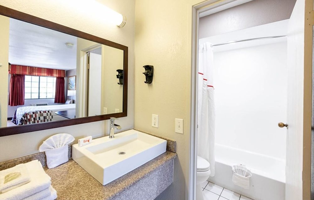 Red Roof Inn Lompoc - photo 45