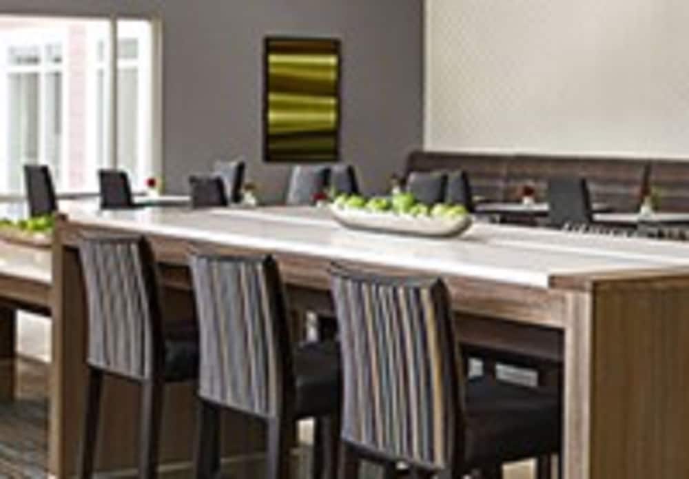 Residence Inn by Marriott Charlotte Airport - photo 23