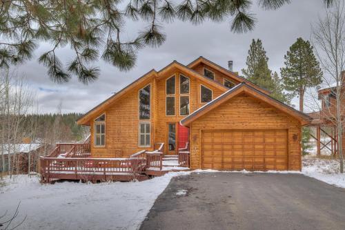 Bitter Brush by Tahoe Getaways 4 BR Pet Friendly Northstar Home with Hot Tub Pool Table & Ski Shuttle — 4-Star Luxury Hotel in Truckee, United States