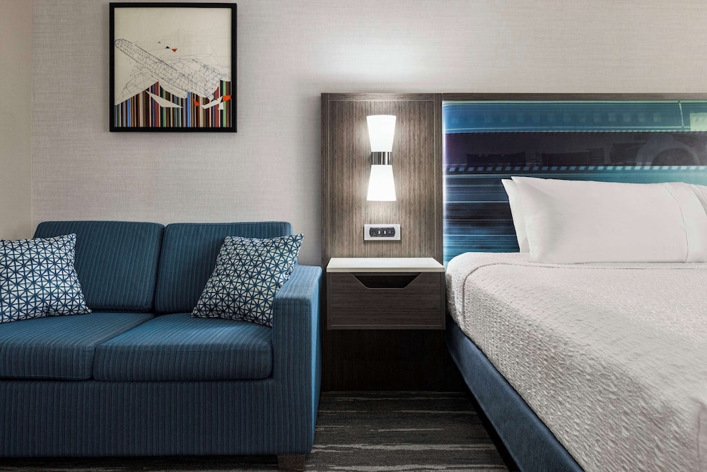 Hampton Inn Chicago O'Hare International Airport - photo 16