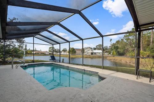 Pool on the Lake Peaceful Close to Beaches Restaurants and More in Sarasota, United States