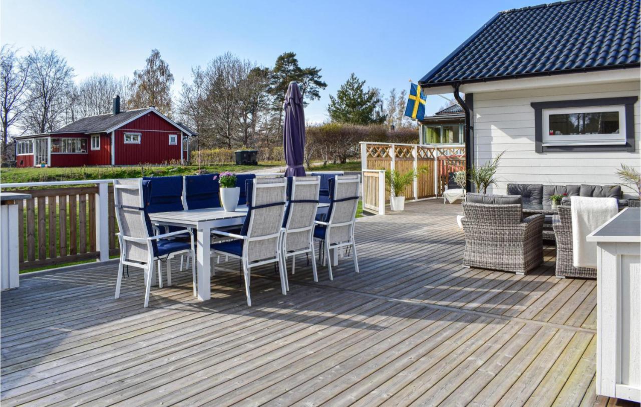 3 Bedroom Cozy Home In Sölvesborg — 4-Star Luxury Hotel in Soelvesborg, Sweden