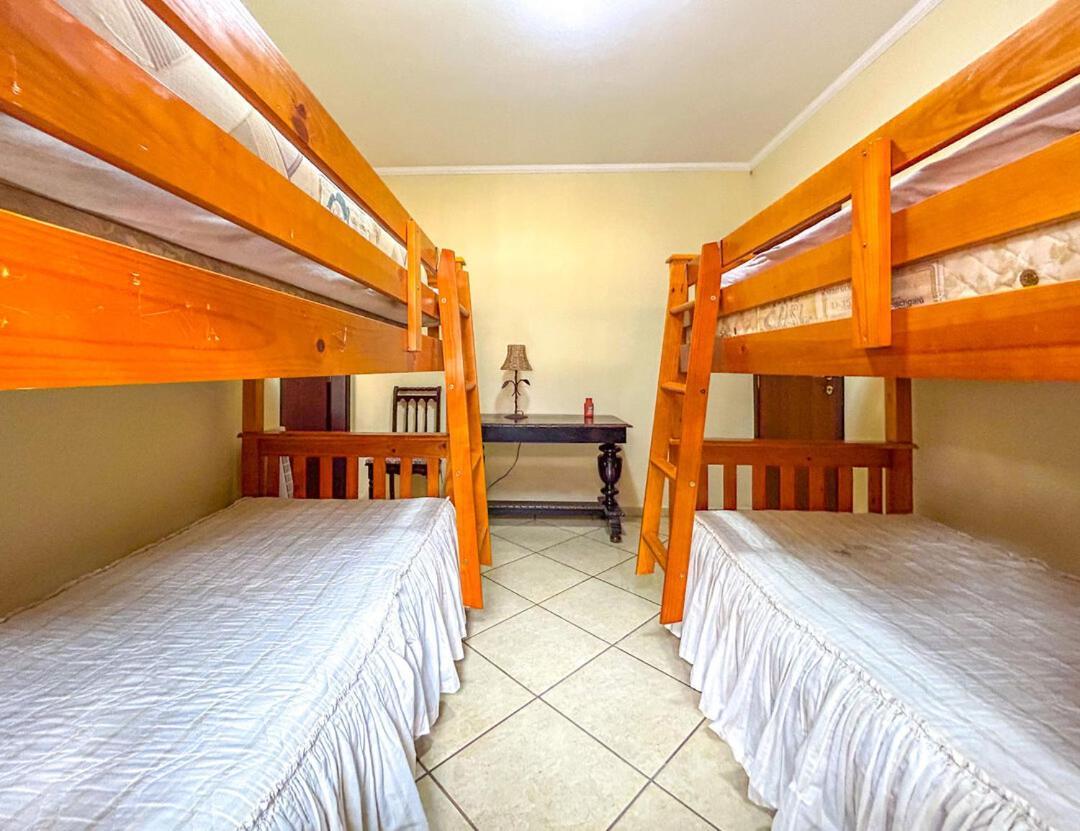 Chacara Elegante Com Piscina E Lazer Em Atibaia Sp — Atibaia