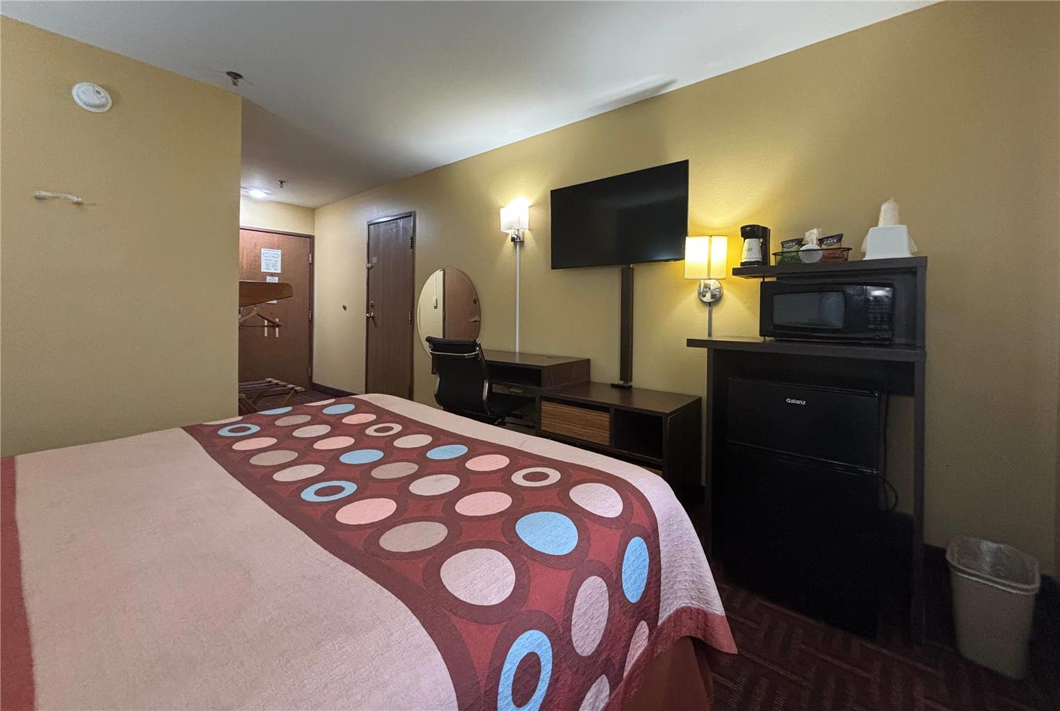 Super 8 by Wyndham Peoria - photo 21