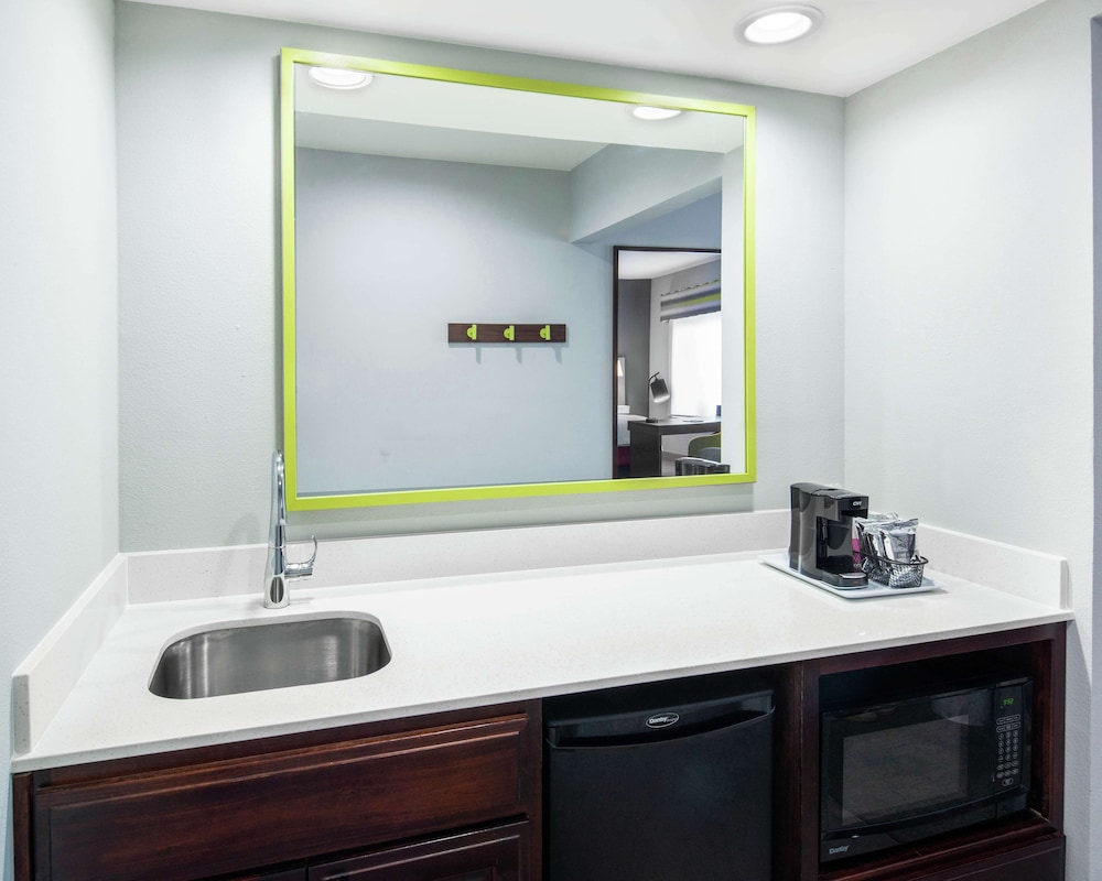 Hampton Inn & Suites Lubbock Southwest - photo 12