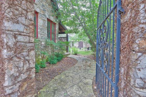 Fall Creek Vineyards Wine Country Inn - photo 10