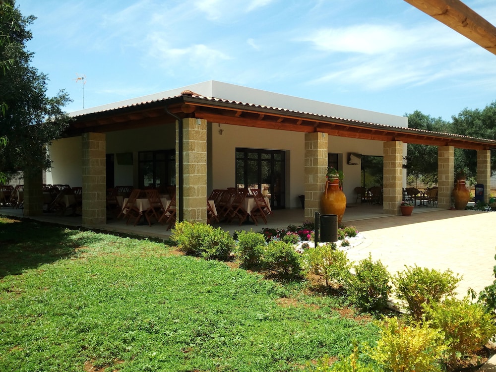 Residence Gli Ulivi — 4-Star Luxury Hotel in Leverano, Italy