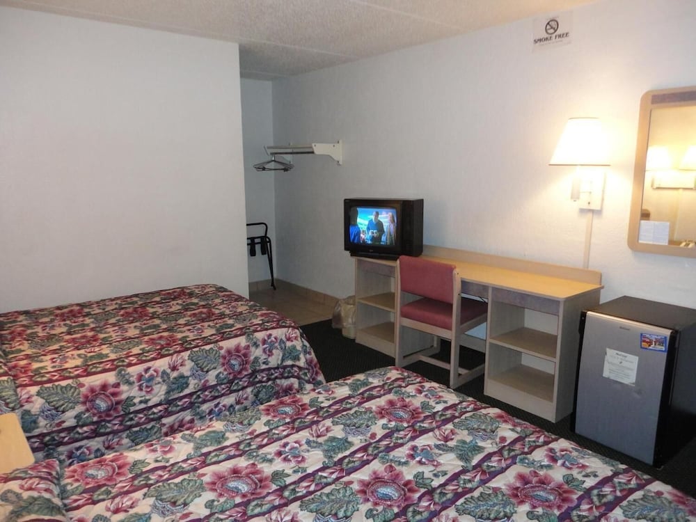 Americas Best Value Inn Battle Creek - photo 11