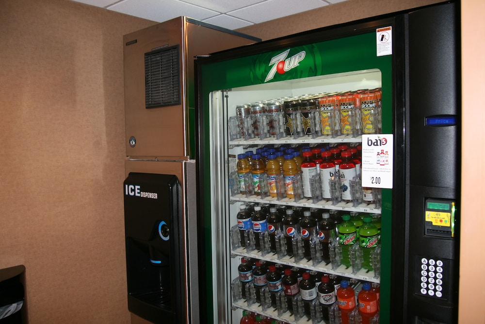 Hampton Inn & Suites Riverton - photo 54