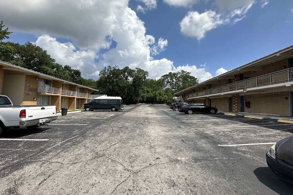 Kampus Inn by OYO Gainesville University Area - photo 16