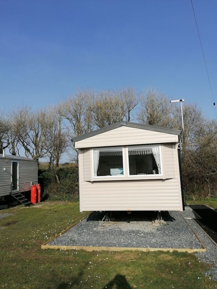 Sycamores Caravan in Helston, United Kingdom