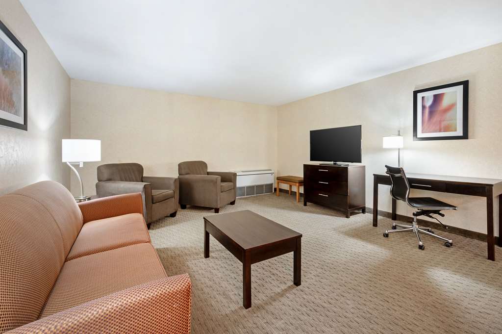 Best Western Plus Howe Inn - photo 27