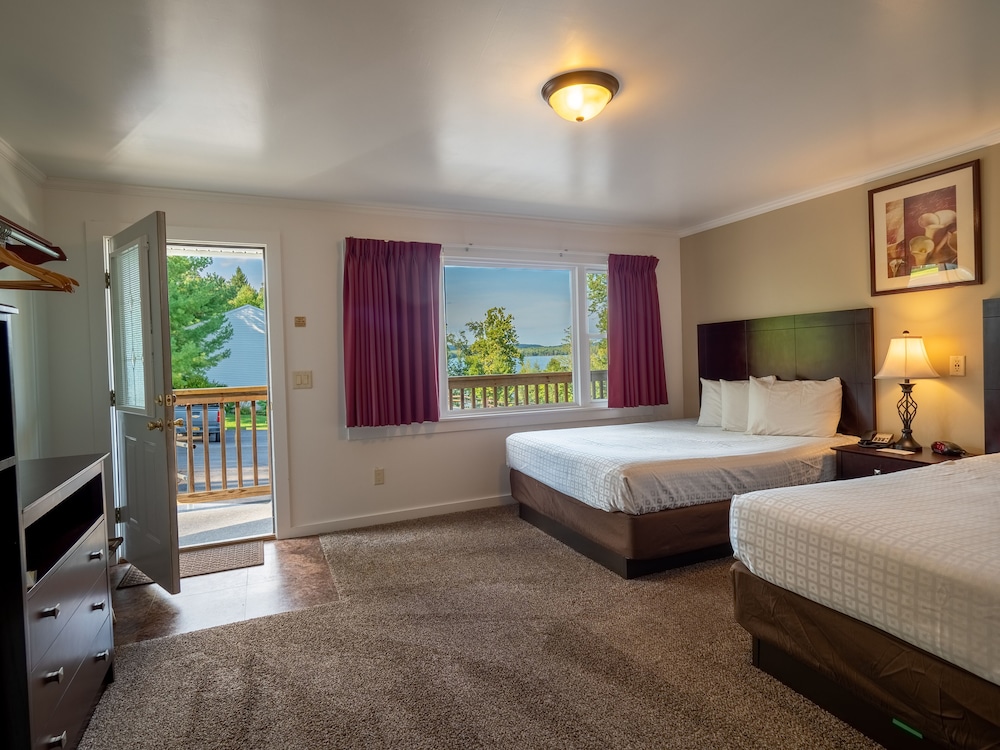Lake 'N Pines Motel - photo 17