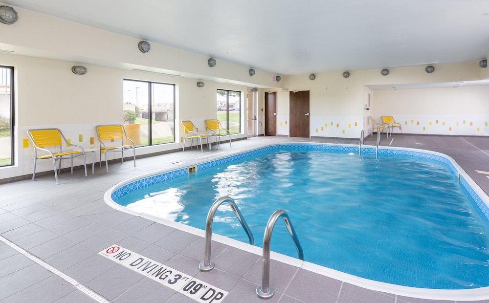 Fairfield Inn & Suites Victoria - photo 12