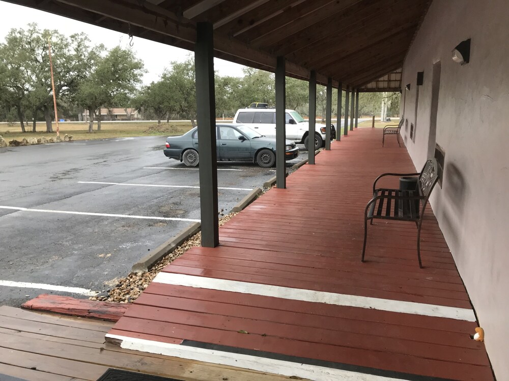 Outpost Motel - photo 14