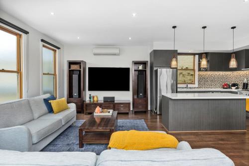 The Scoop — 4-Star Luxury Hotel in Queenscliff, Australia