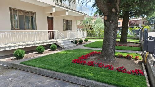 Villa Forte Salvi Rooms — 4-Star Luxury Hotel in Peschiera Del Garda, Italy