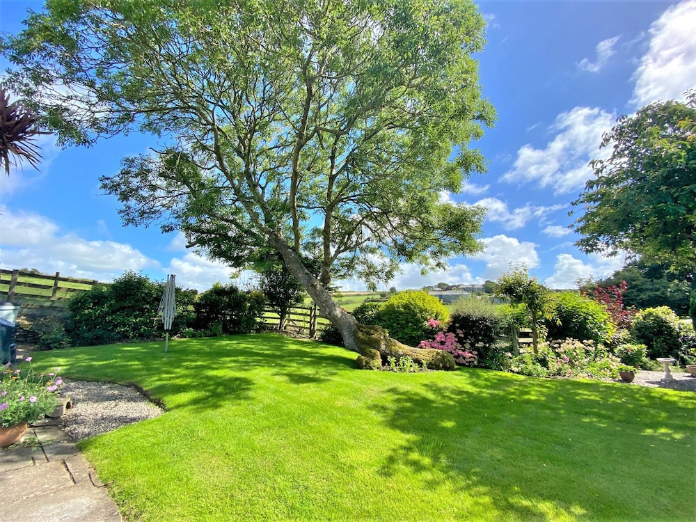 Swallow Cottage — 4-Star Luxury Hotel in None, United Kingdom