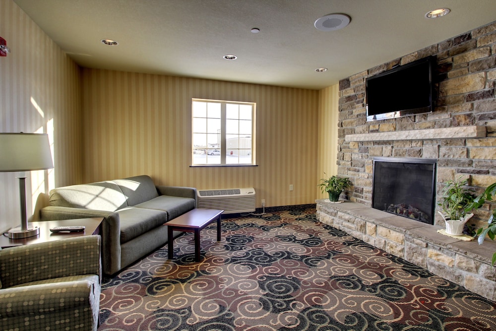 Cobblestone Inn & Suites Carrington - photo 4