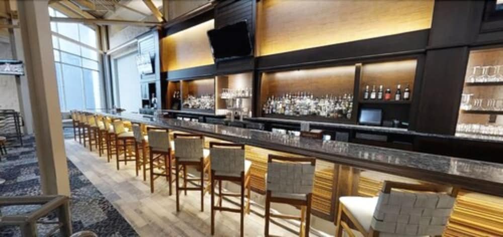 Southbank Hotel by Marriott Jacksonville Riverwalk - photo 32