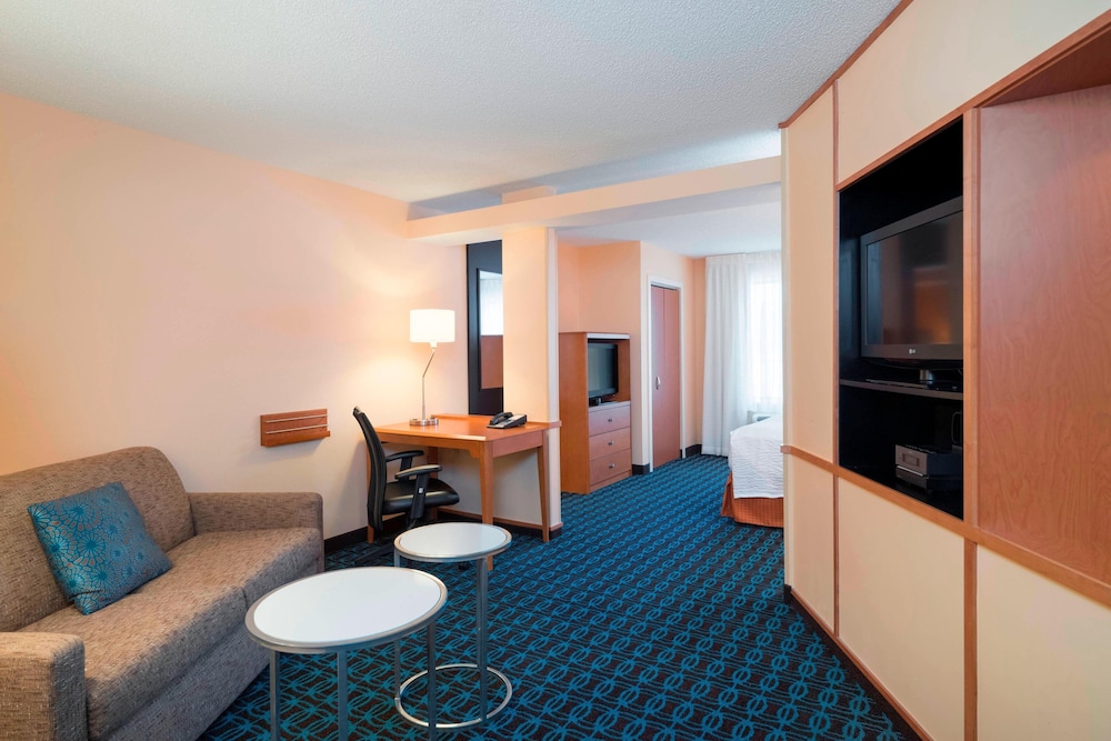 Fairfield Inn & Suites by Marriott State College - photo 14