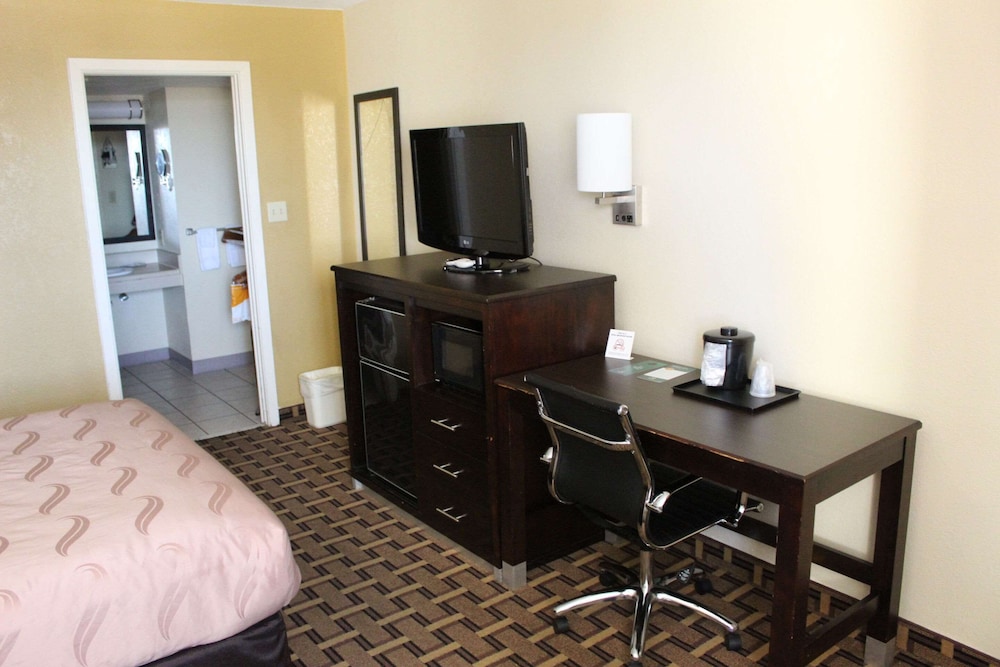 Quality Inn Conway Greenbrier - photo 56
