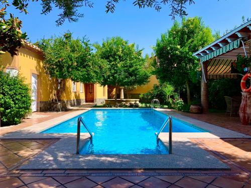 Casa rural Vía del Tranvía — 4-Star Luxury Hotel in Zubia, Spain