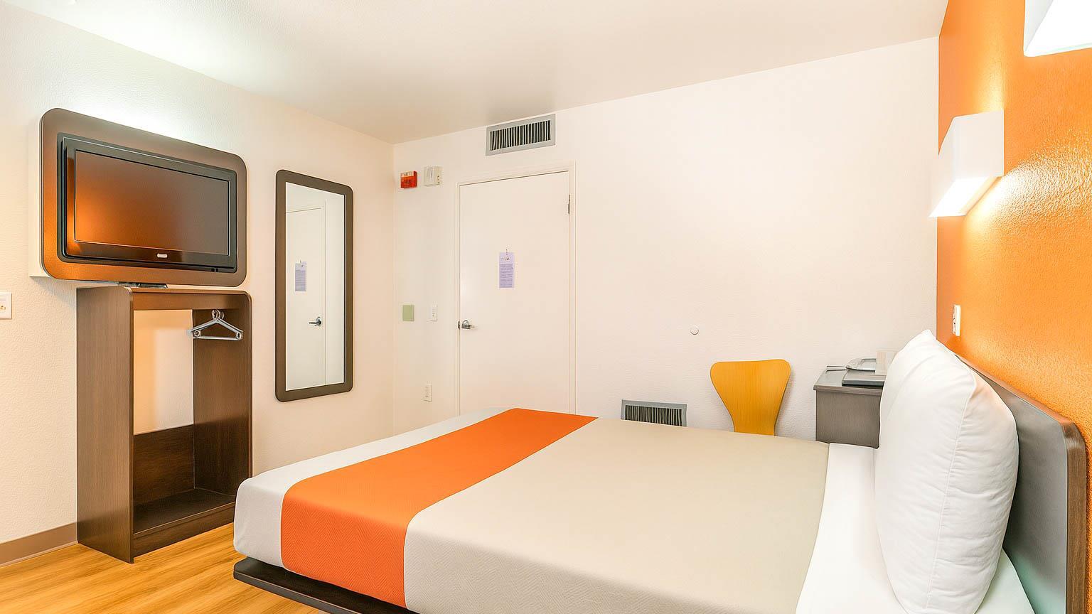 Motel 6 Carlsbad CA Beach - photo 11