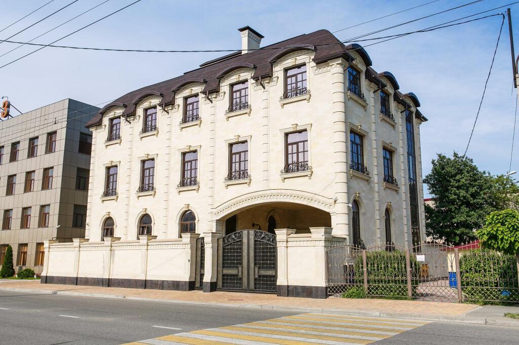 Grand Kavkaz — hotel in Cherkessk