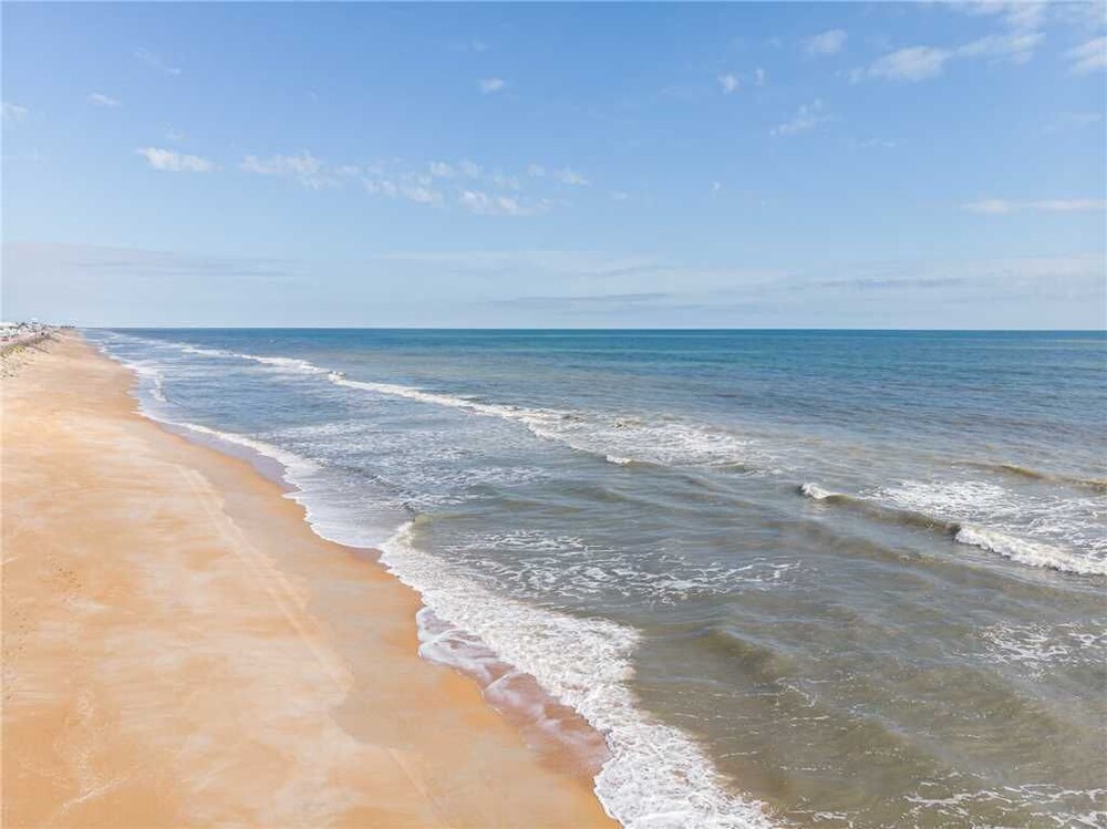 Island Retreat Upper B Ocean Front 2 Bedrooms Sleeps 6 - photo 29