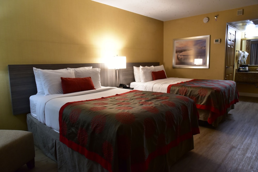 Ramada by Wyndham San Diego National City - photo 31