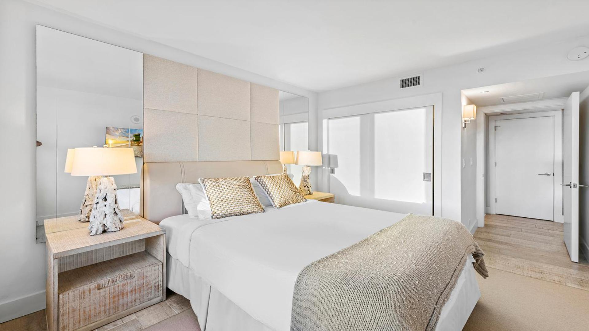 Luxurious Private Condo at 1 Hotel & Homes 945 - photo 10