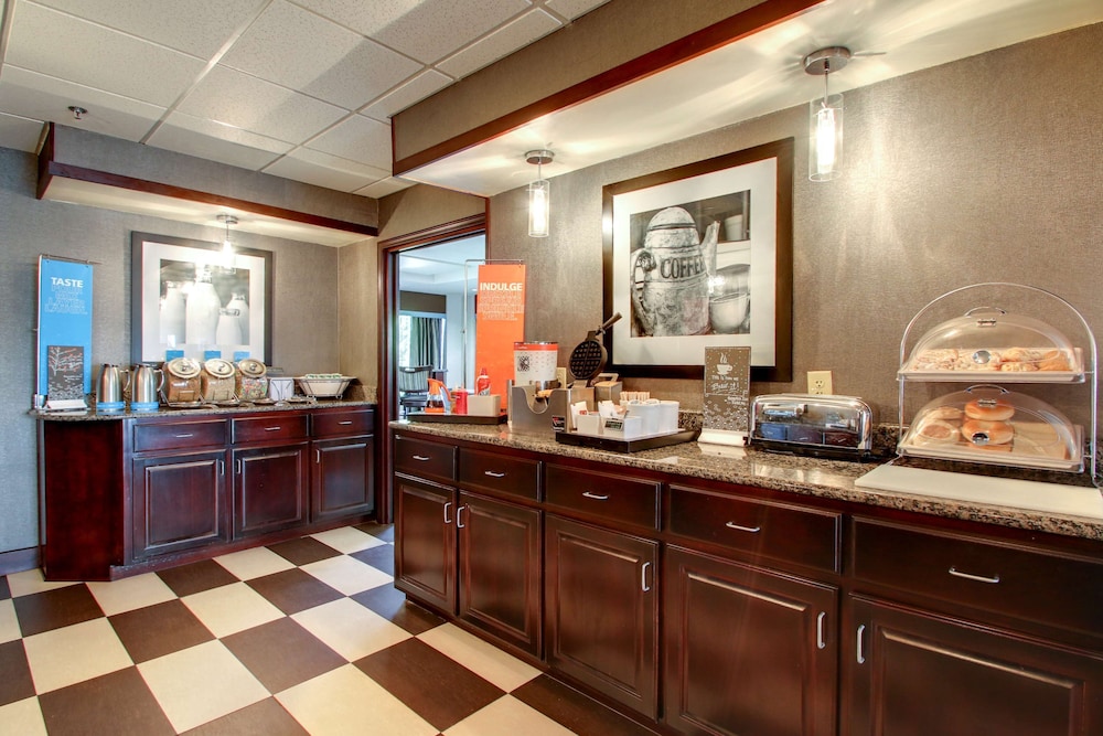 Hampton Inn Rolla - photo 29