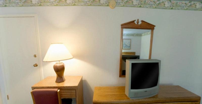 Americas Best Value Inn Litchfield - photo 27