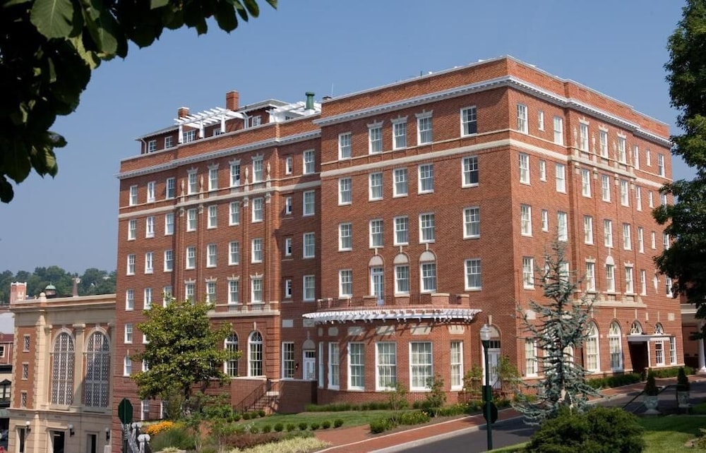 Hotel 24 South — hotel in Staunton
