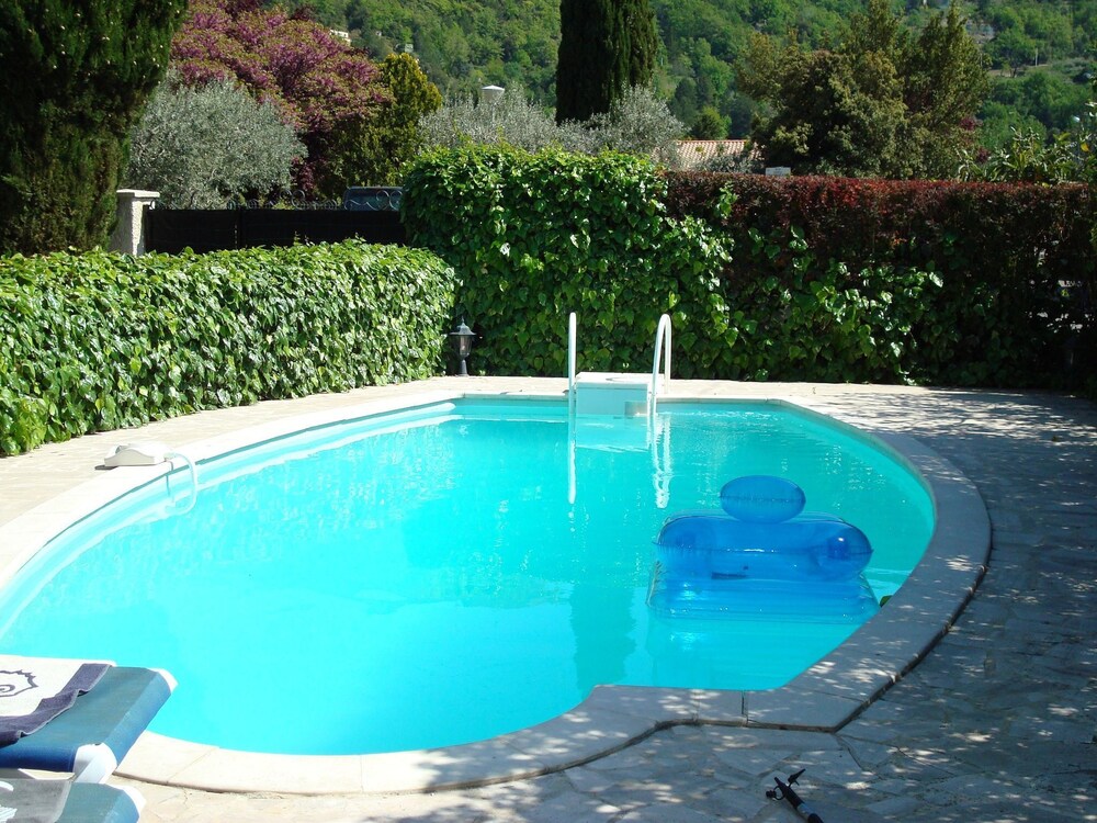 Beautiful Villa in Nyons With Swimming Pool — 4-Star Luxury Hotel in Nyons, France